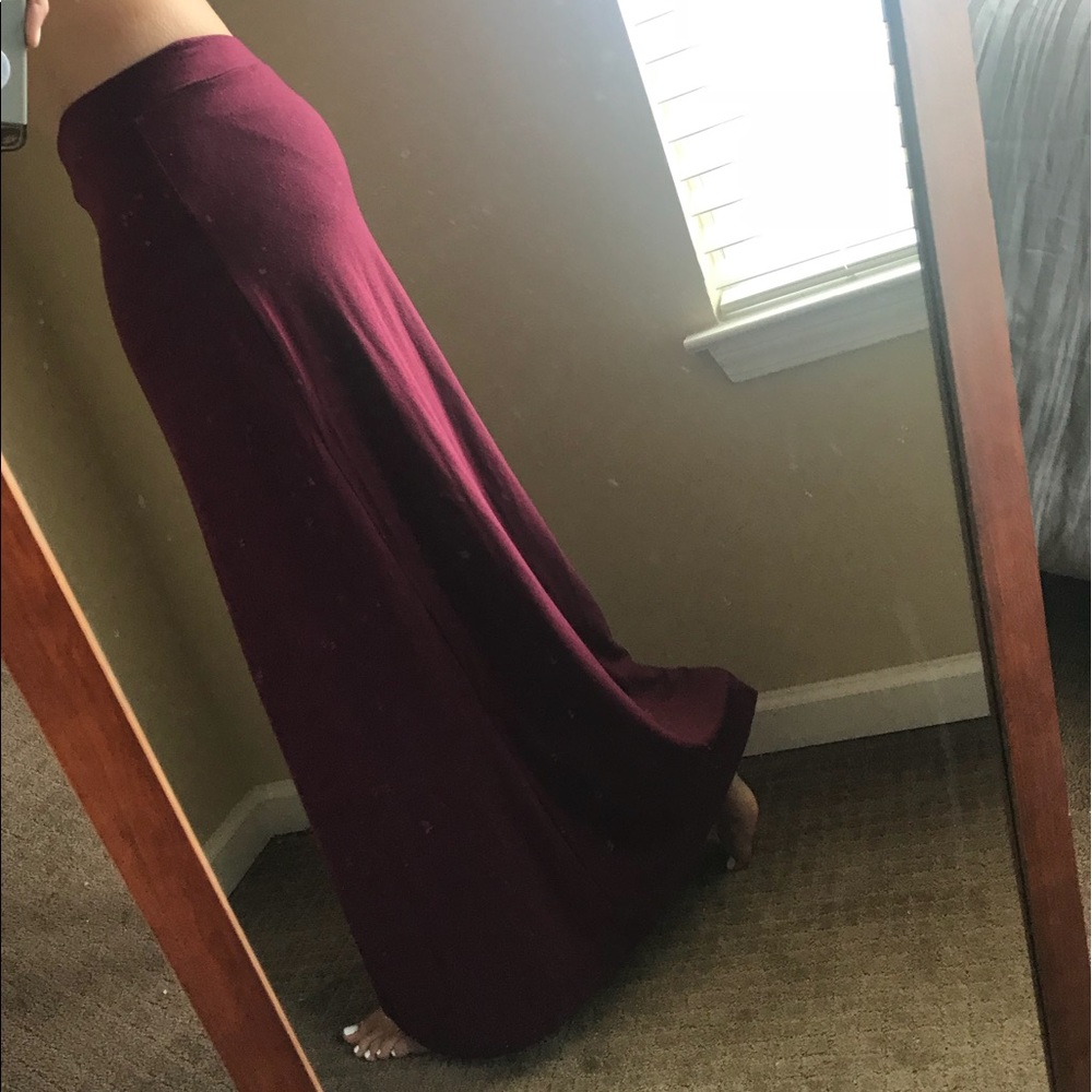 Super soft maxi skirt maroon polyester